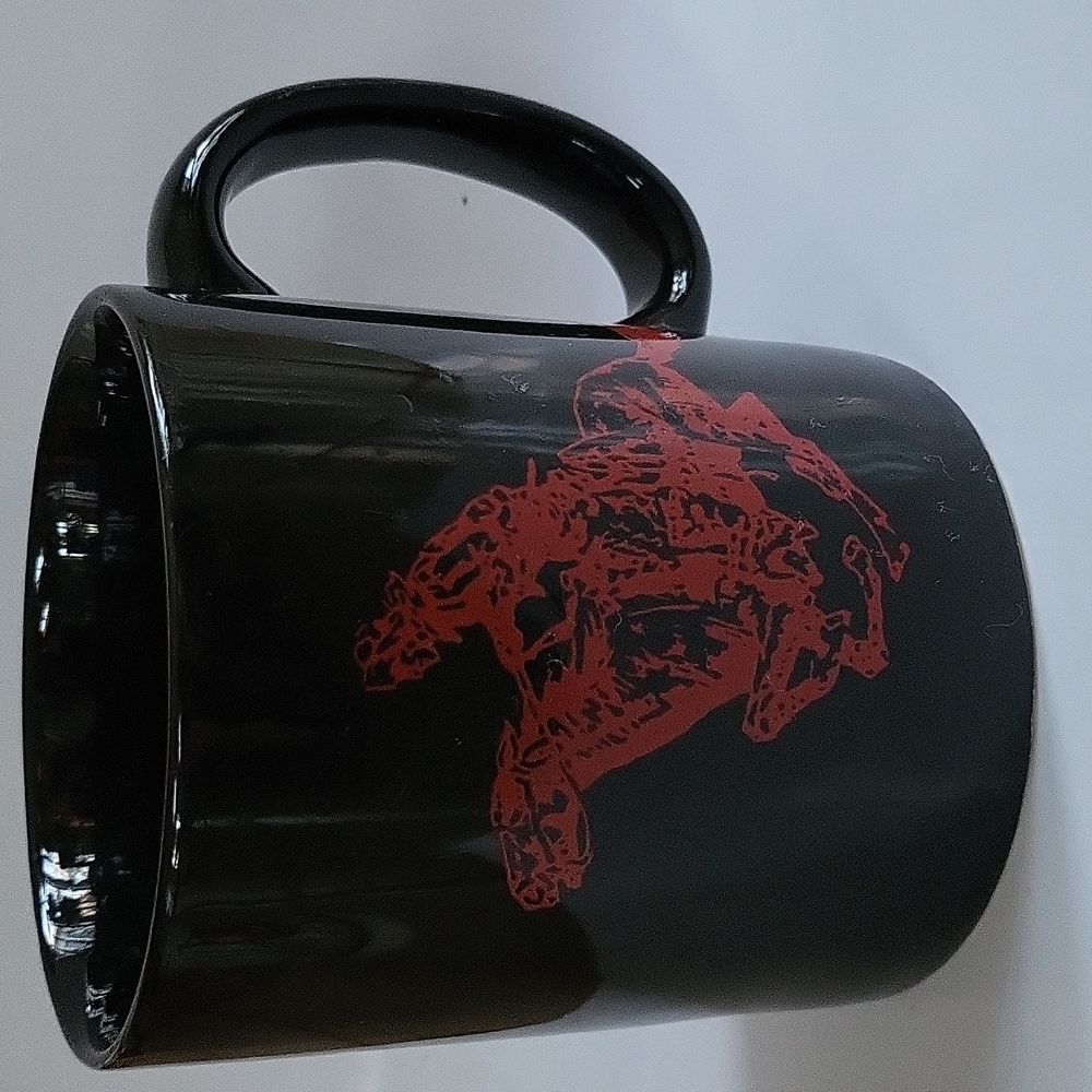 Vintage Marlboro Man Riding A Bucking Bronco Horse Black And Red Coffee Mug